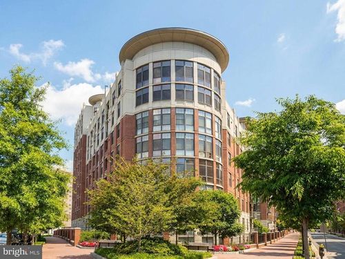 238-1021 N Garfield St, ARLINGTON, VA, 22201-2556 | Card Image
