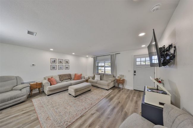 6333 Spanish Main Dr, House other with 2 bedrooms, 2 bathrooms and null parking in APOLLO BEACH FL | Image 8