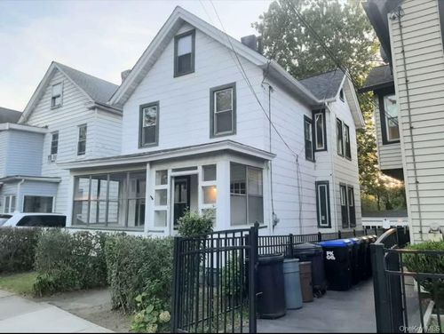 124 South Ave, Poughkeepsie, NY, 12601-4511 | Card Image