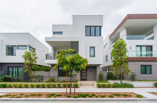16285 Veterans Way, Tustin, CA, 92782-2835 | Card Image