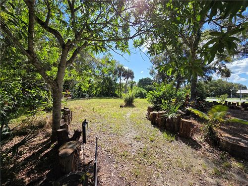 1043 Vernon St, FELLSMERE, FL, 32948-5233 | Card Image