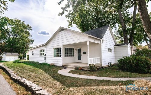 831 Adams St, Findlay, OH, 45840-2404 | Card Image