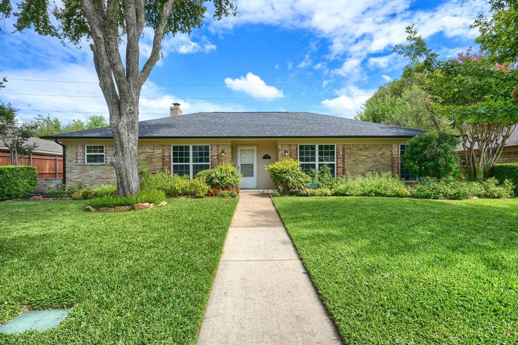 Mistletoe Dr, Richardson, TX 75081