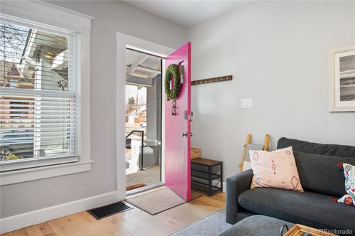 1070 Cook St, Denver, CO, 80206-3402 | Card Image