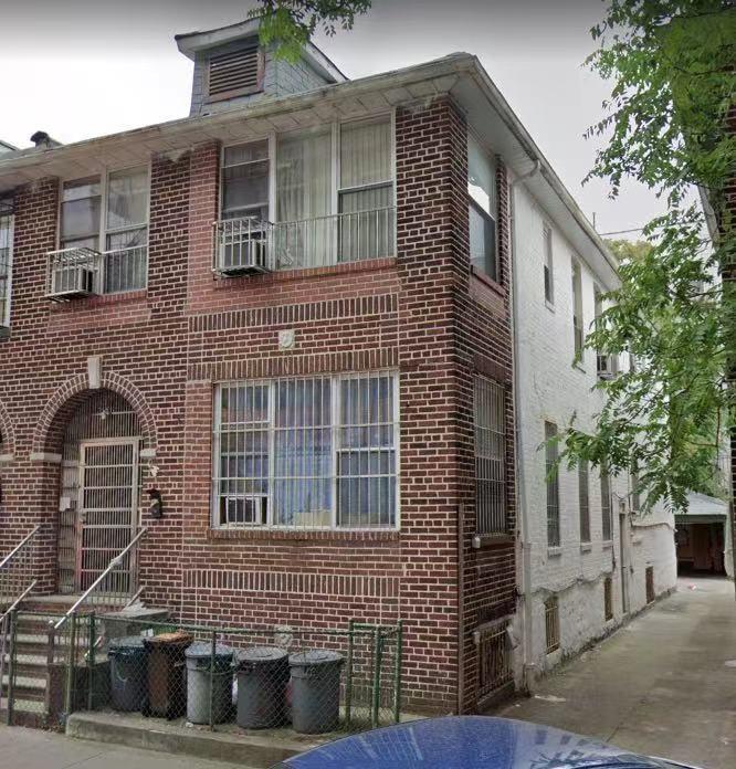 48th St, Brooklyn, NY 11219