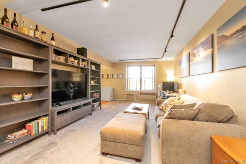 apt-4f-80 Springfield Blvd, Queens Village, NY, 11427-1213 | Card Image