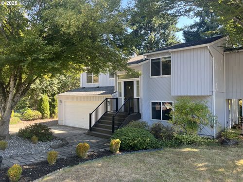 1733 Jamie Cir, West Linn, OR, 97068-4220 | Card Image