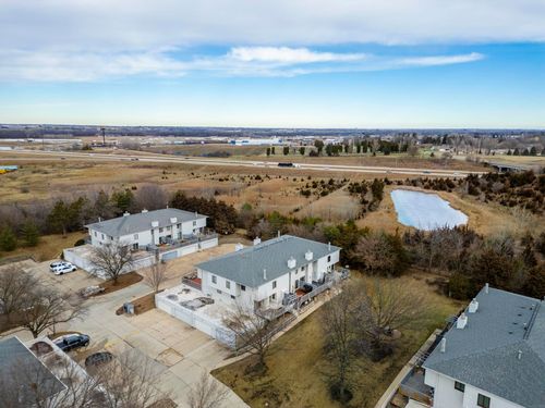 2220 Sky Line Dr, Waterloo, IA, 50701-9731 | Card Image