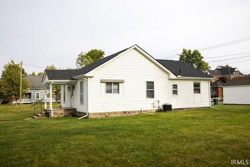 1025 E Washington St, Muncie, IN, 47305-2047 | Card Image