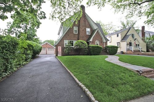 28 Stewart Ave, Nutley, NJ, 07110-2822 | Card Image