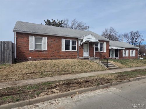 1825 Ashby Rd, Saint Louis, MO, 63114-2103 | Card Image