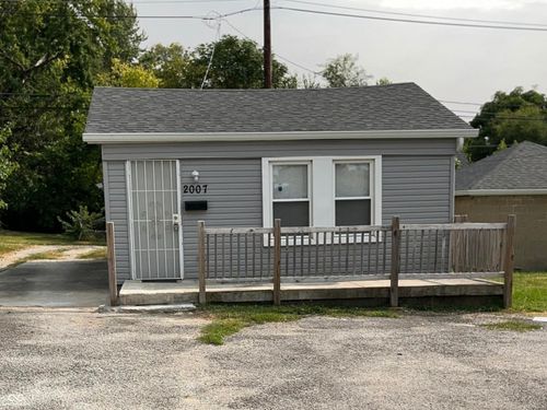 2007 E 38th St, Indianapolis, IN, 46218-1109 | Card Image