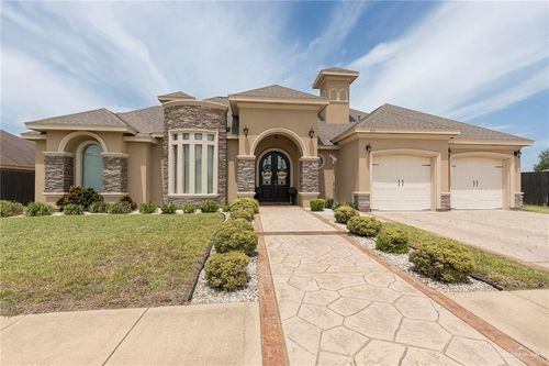 352 Sierra Dr, Rio Grande City, TX, 78582-6722 | Card Image