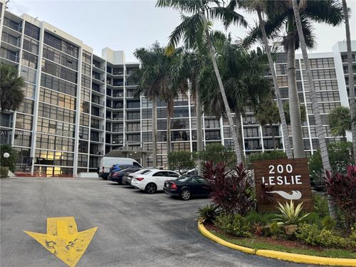 apt-201-200 Leslie Dr, Hallandale Beach, FL, 33009-7312 | Card Image
