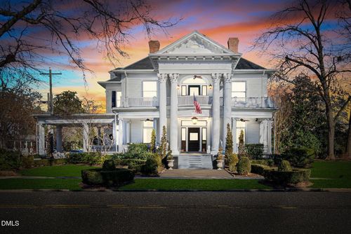 1109 N Main St, Tarboro, NC, 27886-3821 | Card Image