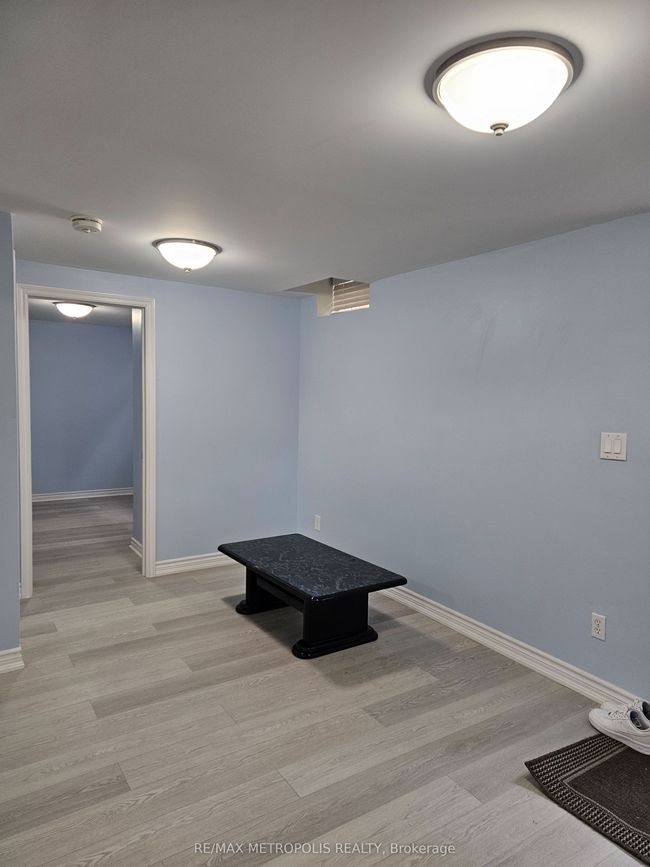 1595 Otonabee Dr, House other with 2 bedrooms, 1 bathrooms and 1 parking in Pickering ON | Image 5