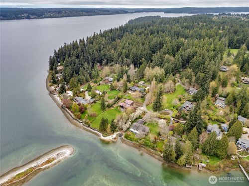 9190 Fox Cove Ln Ne, Bainbridge Island, WA, 98110-1433 | Card Image
