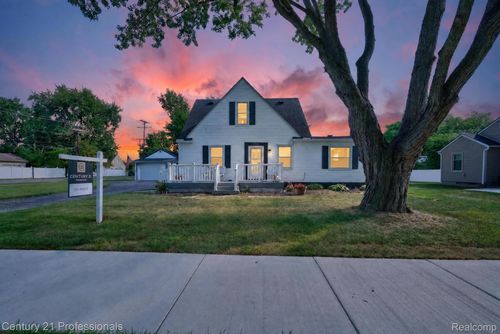 31711 Leona St, Garden City, MI, 48135-1341 | Card Image
