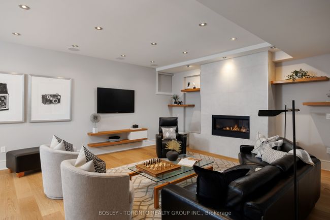 242 Sutherland Dr, House other with 6 bedrooms, 6 bathrooms and 2 parking in East York ON | Image 42