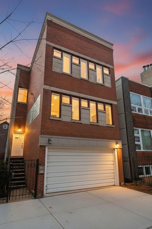 1527 Pearson St, Chicago, IL, 60642-5210 | Card Image