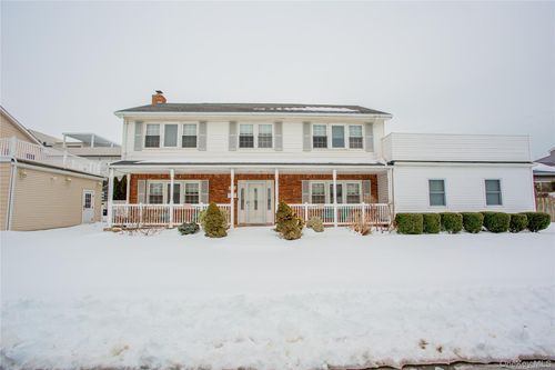 9 Kensington St, Lido Beach, NY, 11561-5103 | Card Image