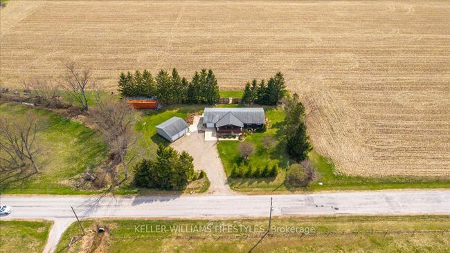 4609 Douglas Line, House other with 4 bedrooms, 2 bathrooms and 5 parking in Town Of Plympton Wyoming ON | Image 41