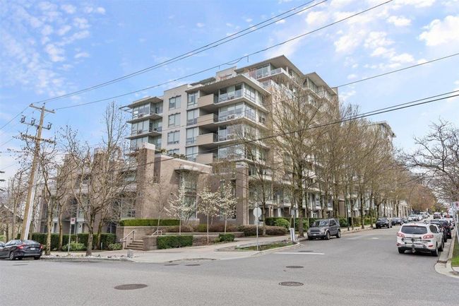 101 - 1675 W 8 Th Avenue, Condo with 2 bedrooms, 2 bathrooms and 1 parking in Vancouver BC | Image 1