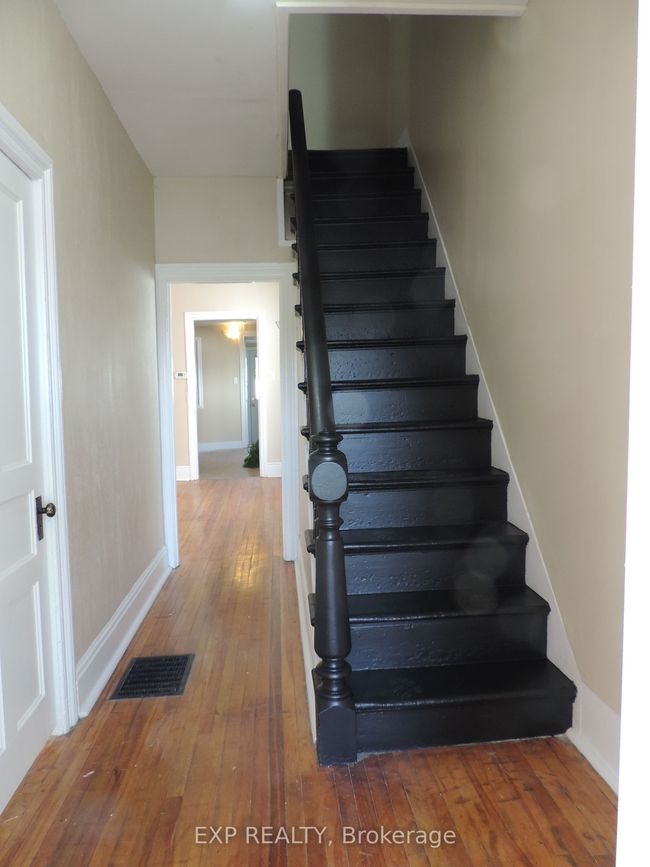 231 Water St W, House other with 3 bedrooms, 2 bathrooms and 1 parking in Cornwall ON | Image 9