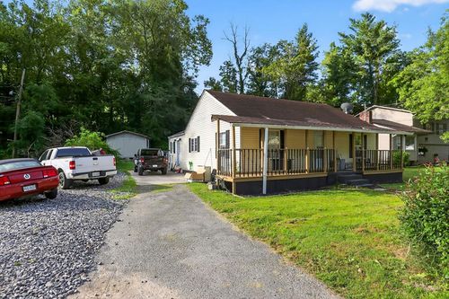 802 E 1st St, Richlands, VA, 24641-3004 | Card Image