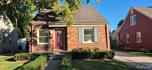 559 E Southlawn Blvd, Birmingham, MI, 48009-4714 | Card Image