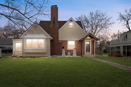 1638459 Arthur Ave, Menomonee Falls, WI, 53051-3006 | Card Image