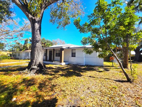 1818 10th Ave, Vero Beach, FL, 32960-5552 | Card Image