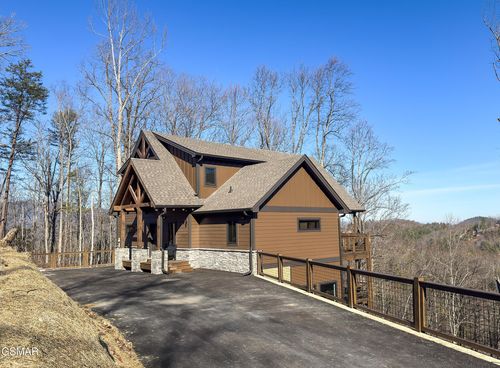 2317 Grey Fox Run, Sevierville, TN, 37862-8626 | Card Image