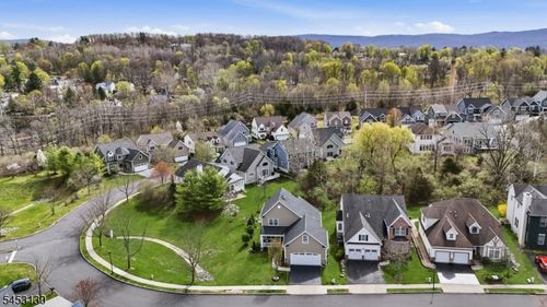 2 Bluffs Ct, Hamburg, NJ, 07419-1525 | Card Image
