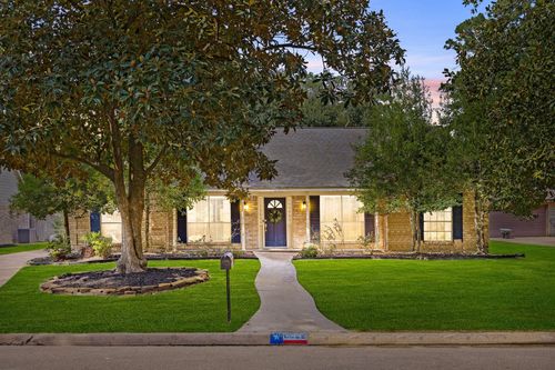 8222 Middlebury Ln, Houston, TX, 77070-3618 | Card Image