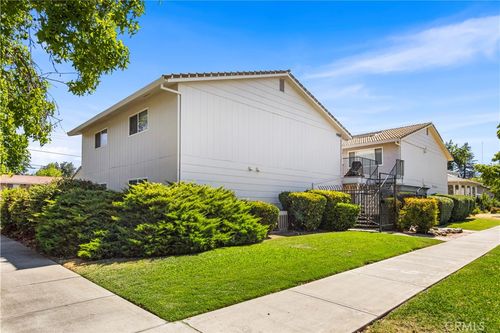 351 W 19th St, Merced, CA, 95340-4805 | Card Image