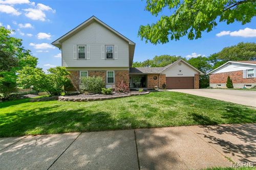 7039 Broken Oak Dr, Saint Louis, MO, 63129-3984 | Card Image