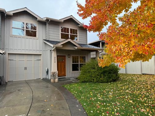 unit-202-3126 Alameda St, Medford, OR, 97504-8677 | Card Image