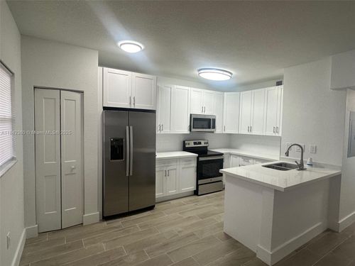 5-15689 Sw 73rd Circle Ter, Miami, FL, 33193-1807 | Card Image