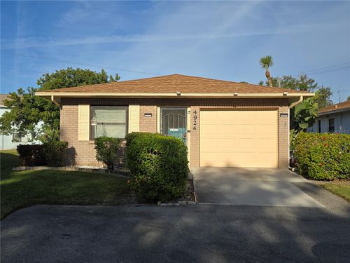 115-4924 Live Oak Cir, BRADENTON, FL, 34207-2240 | Card Image