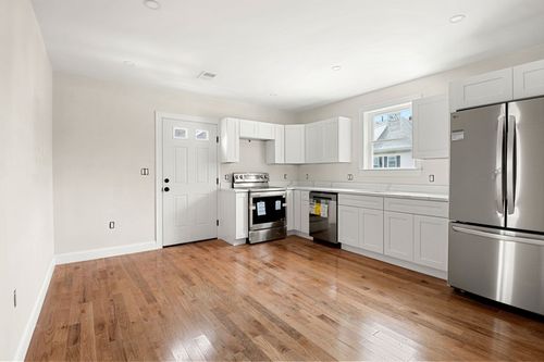 1-8 Elm St, Peabody, MA, 01960-6468 | Card Image