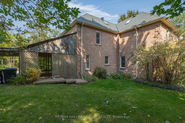 4950 Penetanguishene Rd, House other with 4 bedrooms, 3 bathrooms and 10 parking in Hillsdale ON | Image 7