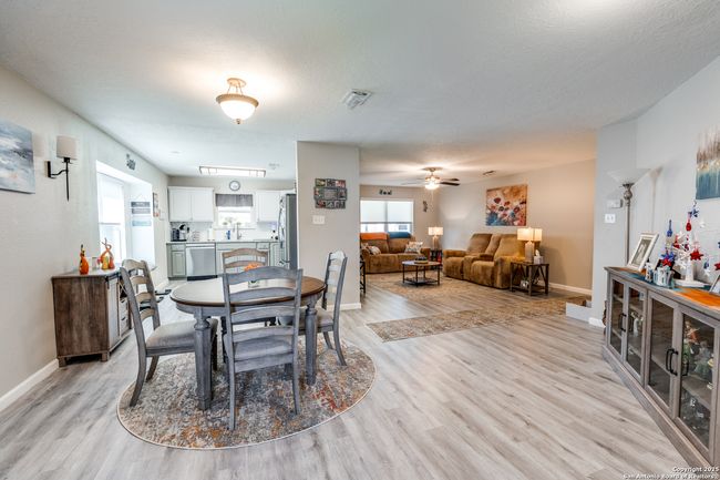 9814 Autumn Dawn, House other with 3 bedrooms, 2 bathrooms and null parking in Converse TX | Image 13