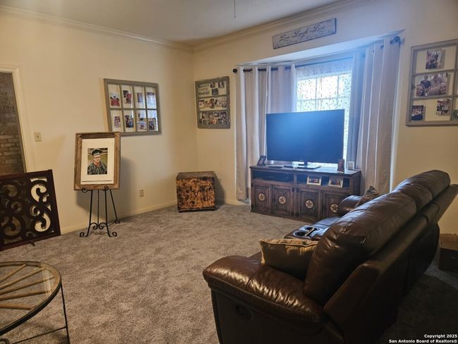 1017 E Trinity St, House other with 3 bedrooms, 2 bathrooms and null parking in Pearsall TX | Image 11