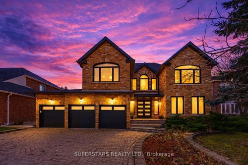 622 Lyman Blvd, Newmarket, ON, L3X1V9 | Card Image