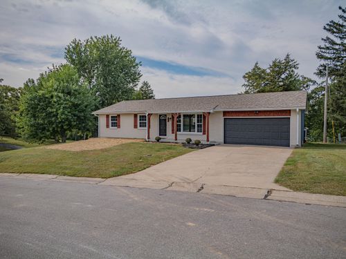 201 Green Hills Dr, Moberly, MO, 65270-3238 | Card Image
