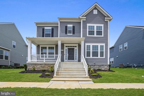 689 Lord Fairfax St, CHARLES TOWN, WV, 25414-2616 | Card Image