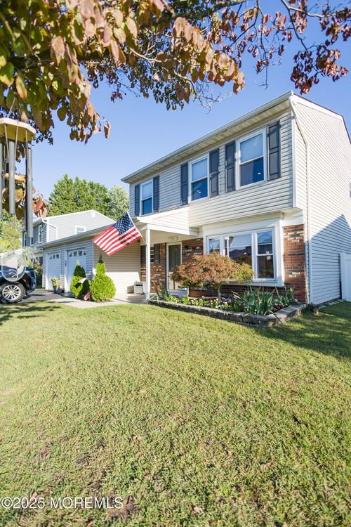 29 Snowdrift Ln, Howell, NJ, 07731-2242 | Card Image