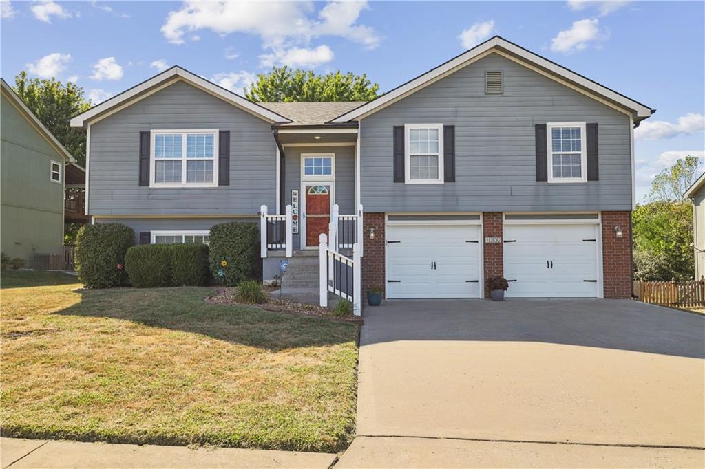 Cross Creek Dr, Grain Valley, MO 64029