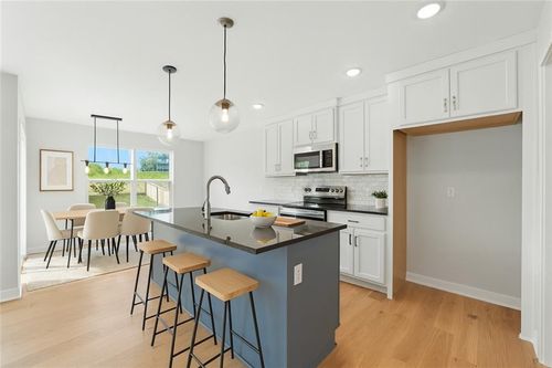 4805 Sw 6th St, Blue Springs, MO, 64014-7830 | Card Image